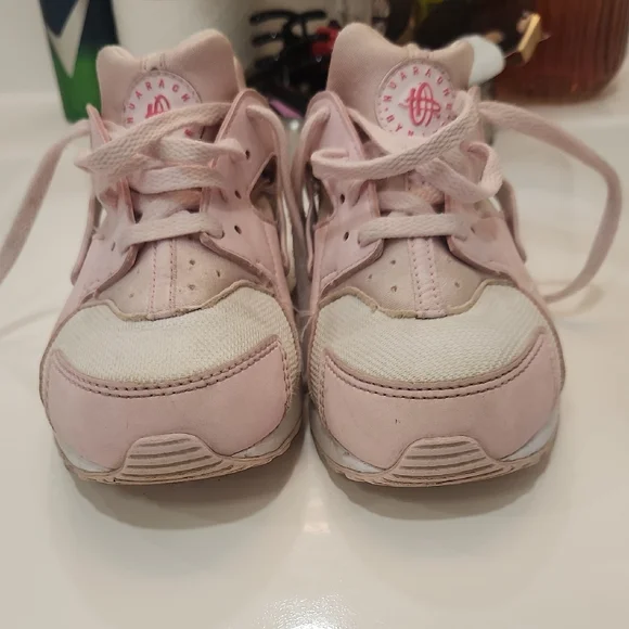 Nike Huarache Pink and White Athletic Shoes With Box - Picture 7 of 7